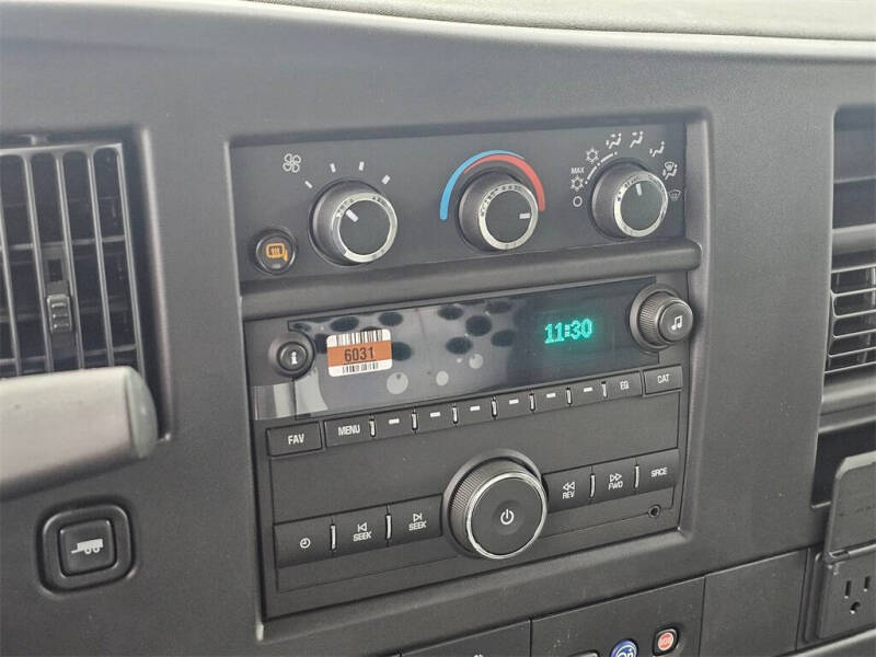 2025 Chevrolet Express 2500