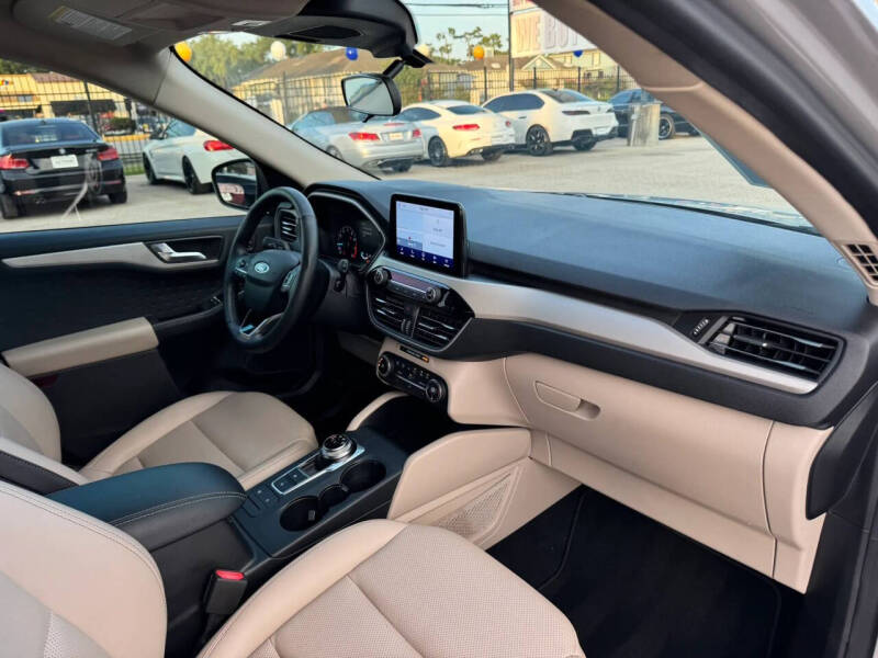 2020 Ford Escape SEL