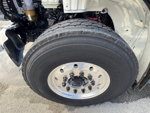 2018 Freightliner M2 106
