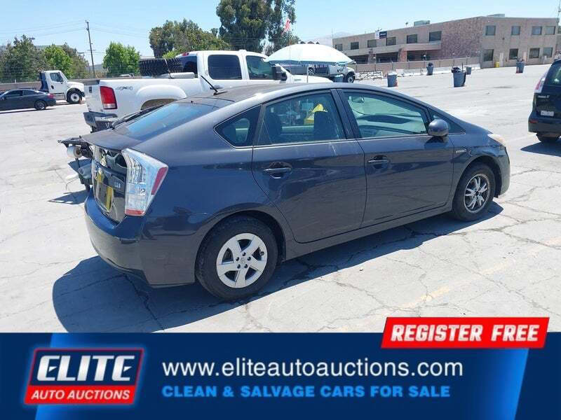 2011 Toyota Prius Two