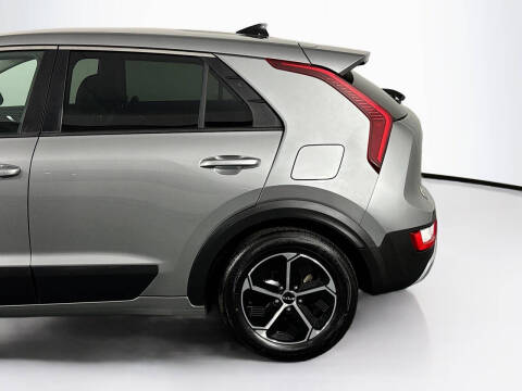 2023 Kia Niro LX