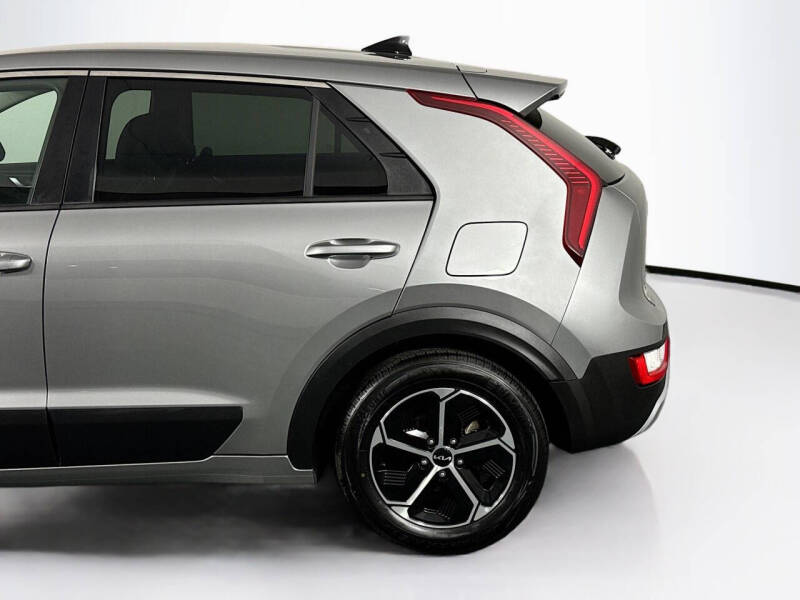 2023 Kia Niro LX