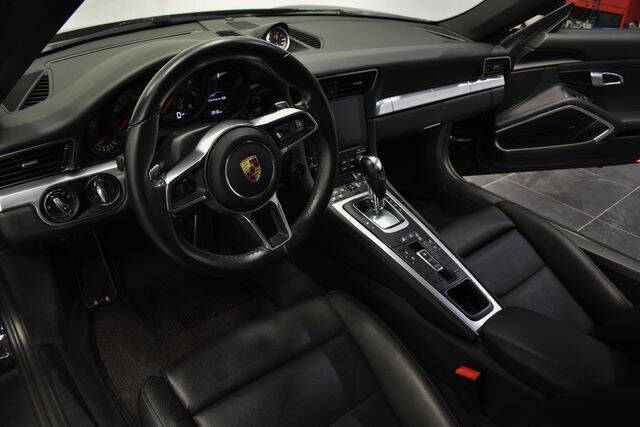 2017 Porsche 911 Carrera 4S