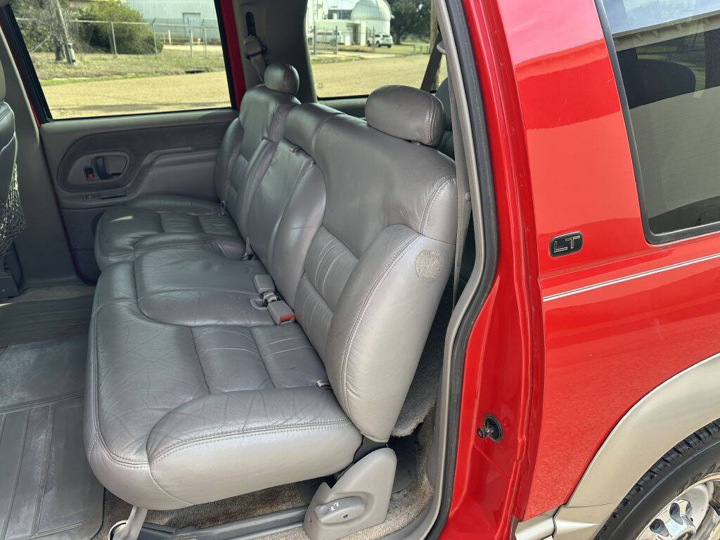 1998 Chevrolet Suburban 26