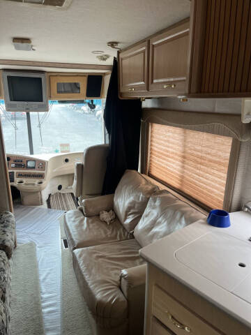 1998 Freightliner XC Chassis