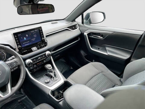 2022 Toyota RAV4 Hybrid SE