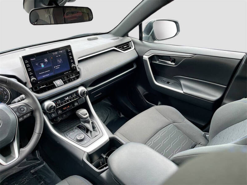 2022 Toyota RAV4 Hybrid SE