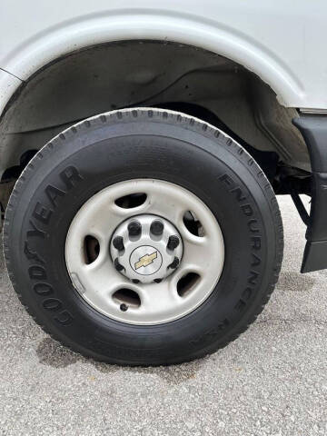 2022 Chevrolet Express 2500