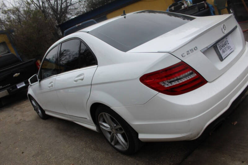 2013 Mercedes-Benz C-Class C250 Sport photo 9