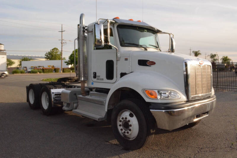 2023 Peterbilt 348 6 X 4 DAY CAB