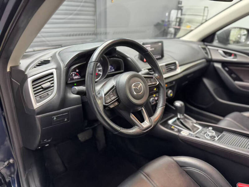 2017 Mazda MAZDA3 Touring