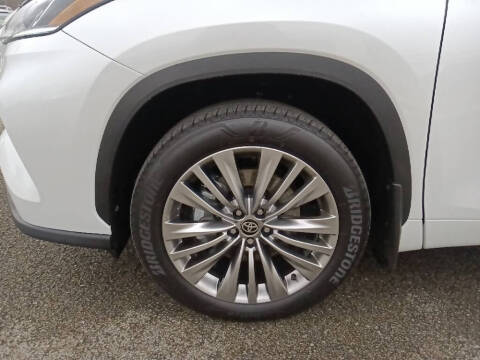 2026 Toyota Highlander Platinum