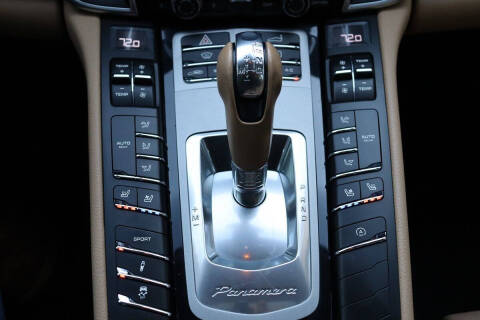 2016 Porsche Panamera Edition