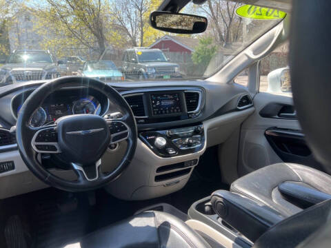 2020 Chrysler Pacifica Touring L