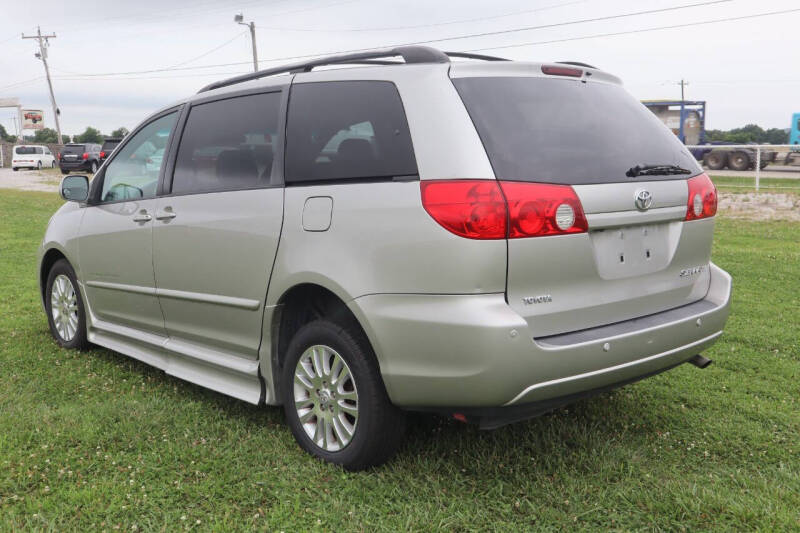 2008 Toyota Sienna XLE
