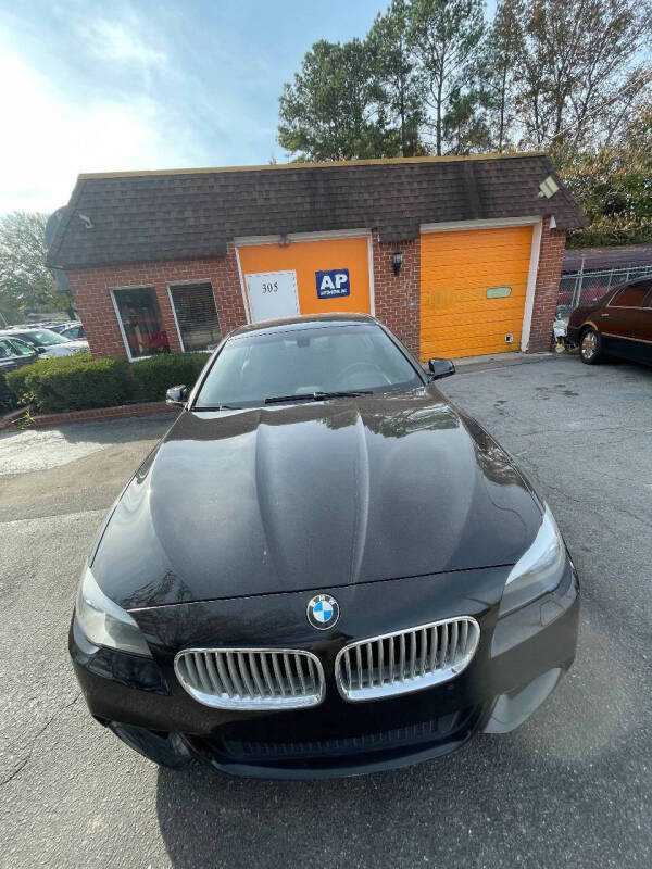 2013 BMW 5 Series 550i photo 2