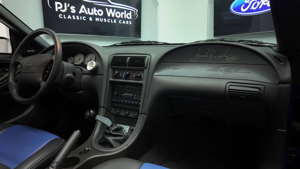 2004 Ford Mustang 56