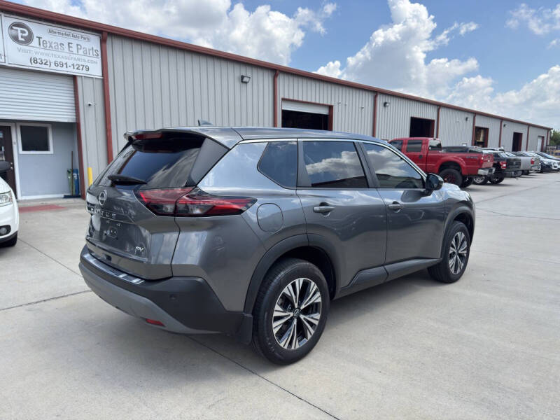 2022 Nissan Rogue SV