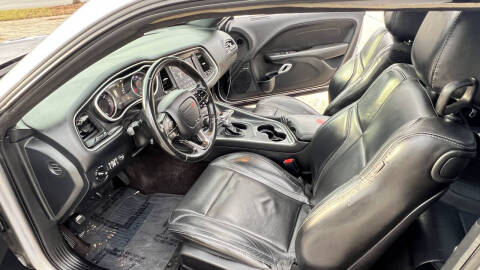 2018 Dodge Challenger SXT Plus