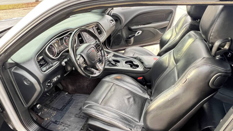 2018 Dodge Challenger SXT Plus