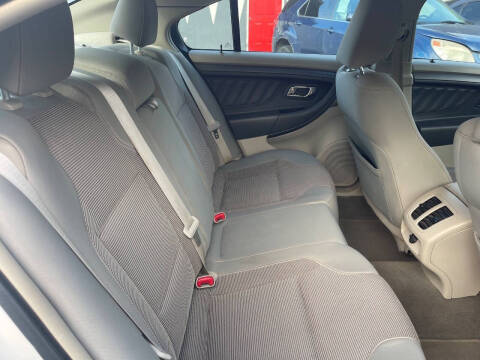 2011 Ford Taurus SEL