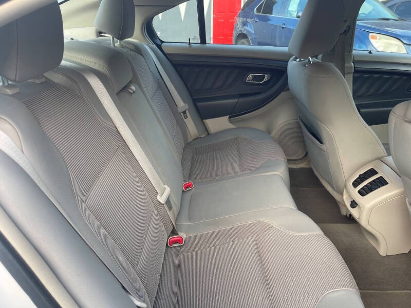 2011 Ford Taurus SEL