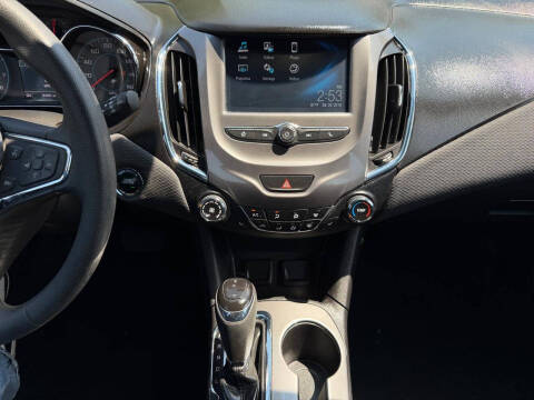 2017 Chevrolet Cruze LT Auto