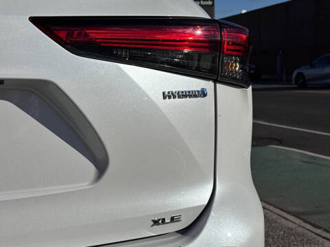 2023 Toyota Highlander Hybrid XLE