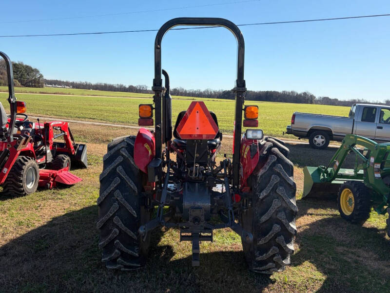 2010 Massey Ferguson 2605