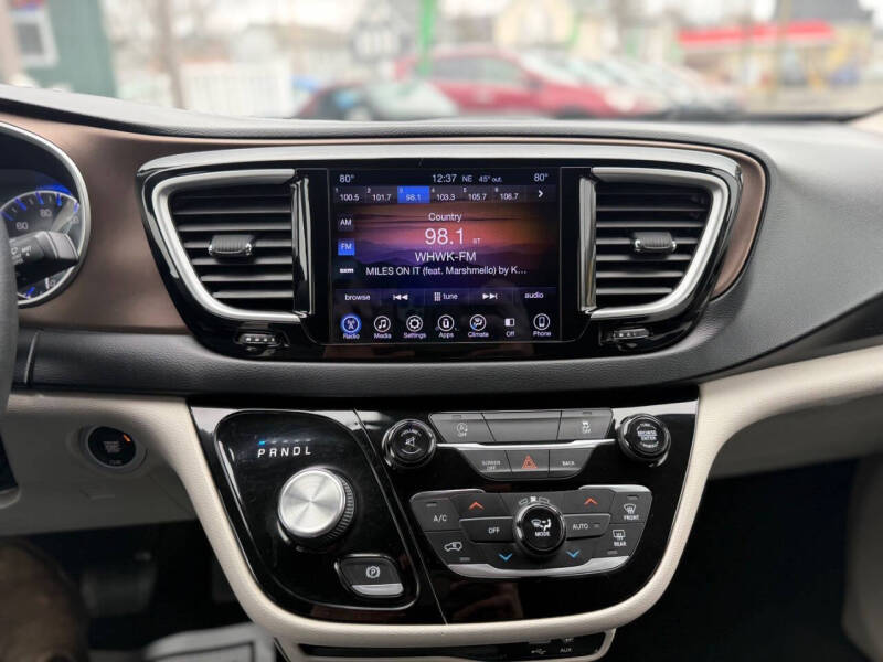 2017 Chrysler Pacifica Touring Plus