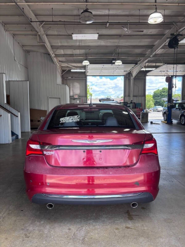 2013 Chrysler 200 LX