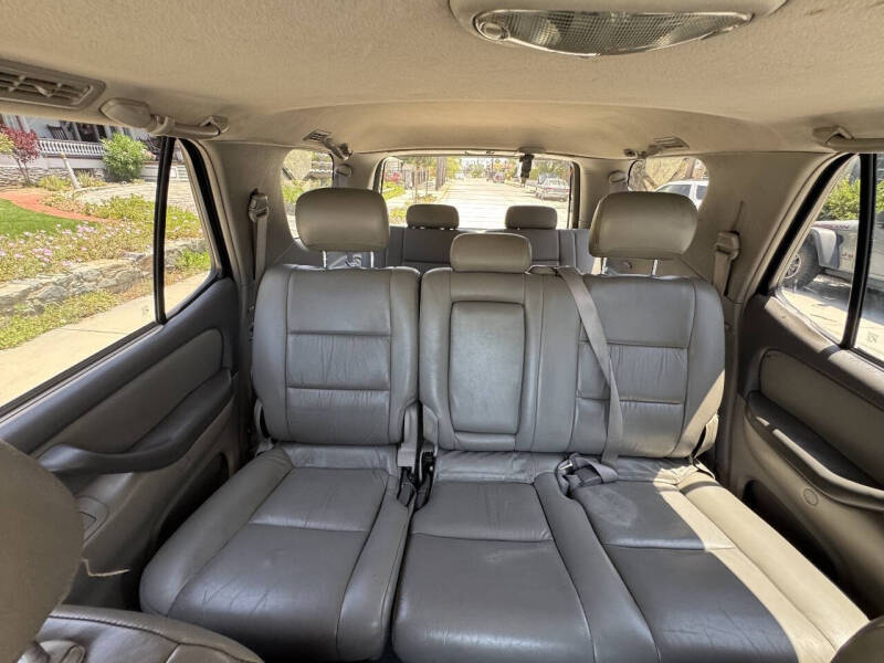 2004 Toyota Sequoia SR5