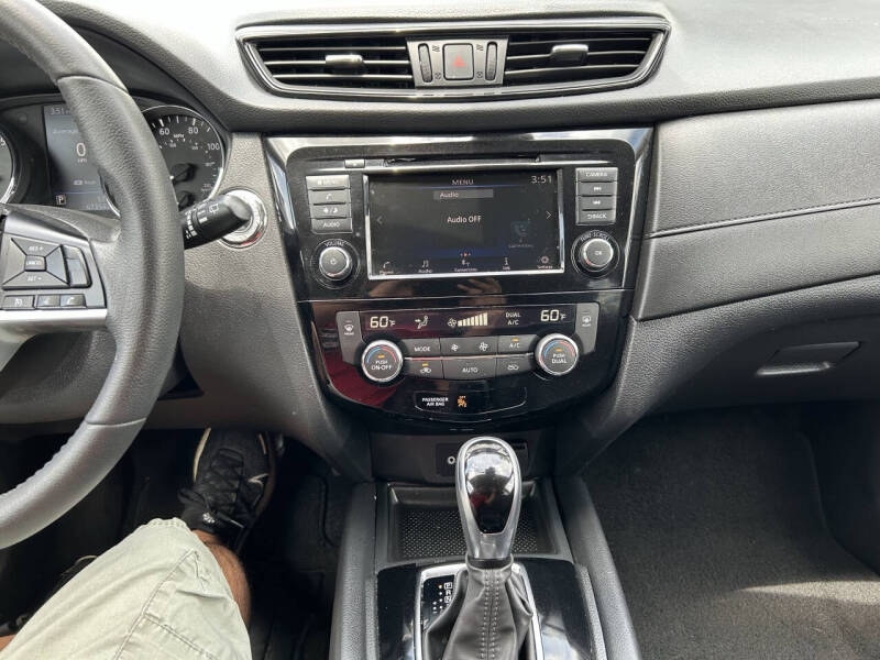 2020 Nissan Rogue SV