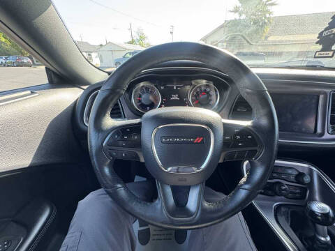 2017 Dodge Challenger R/T Plus Shaker