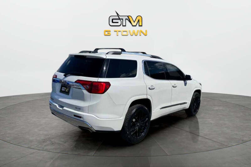 2019 GMC Acadia Denali