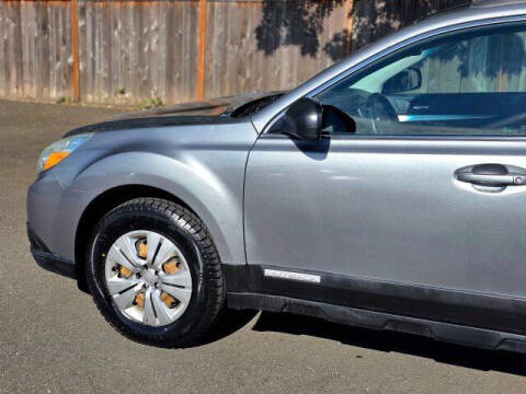 2010 Subaru Outback 2.5i
