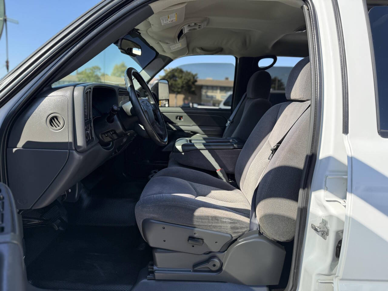 2006 Chevrolet Silverado 3500 for sale at Best Buy Motors in Signal Hill, CA