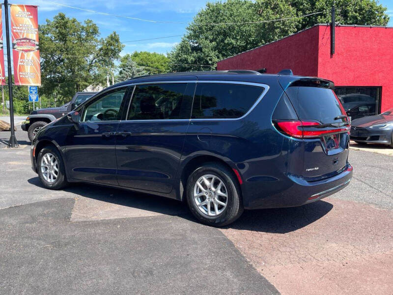 2022 Chrysler Pacifica Touring L