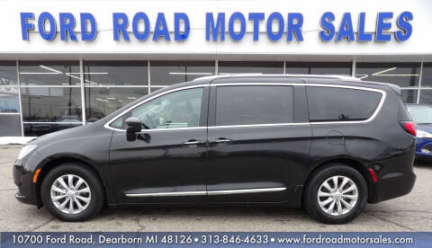 2019 Chrysler Pacifica for sale at Ford Road Motor Sales in Dearborn MI