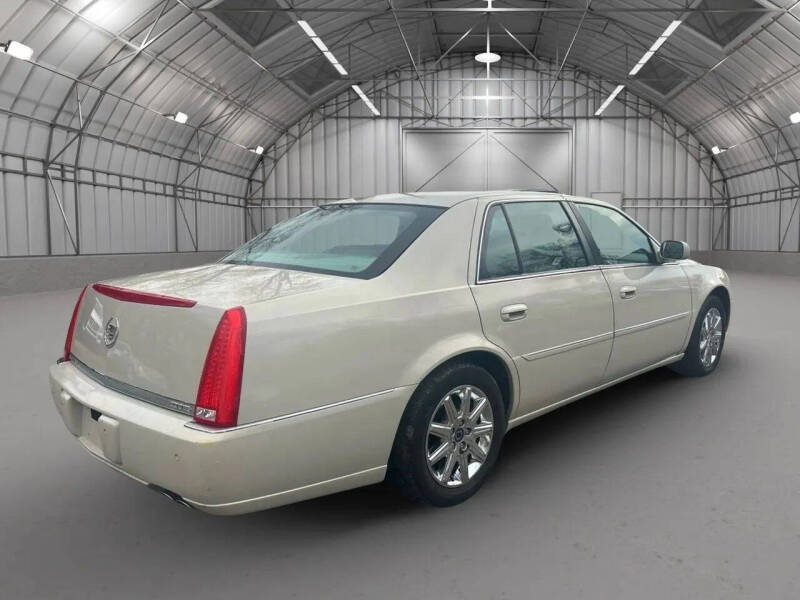 2011 Cadillac DTS Premium Collection
