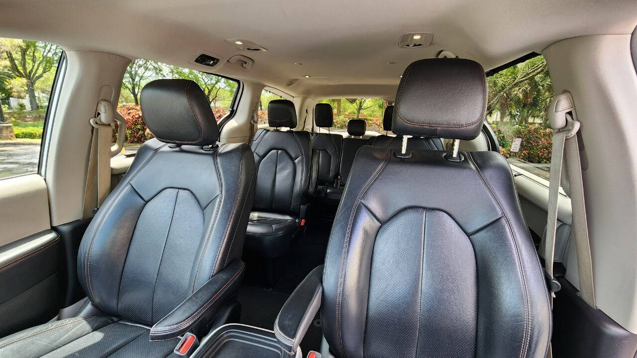 2019 Chrysler Pacifica Minivan - $16,900
