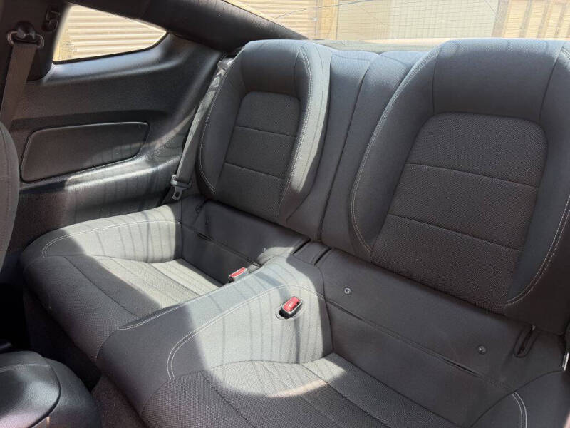 2015 Ford Mustang V6