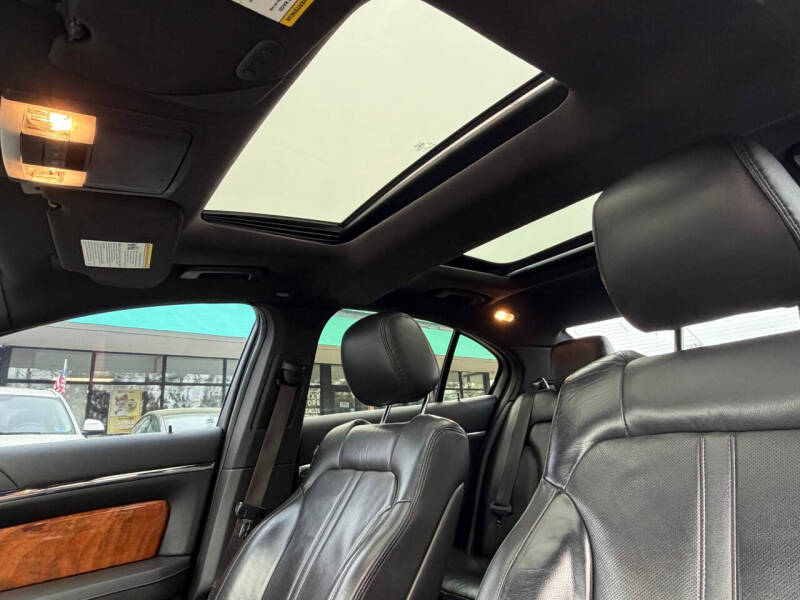 2014 Lincoln MKS