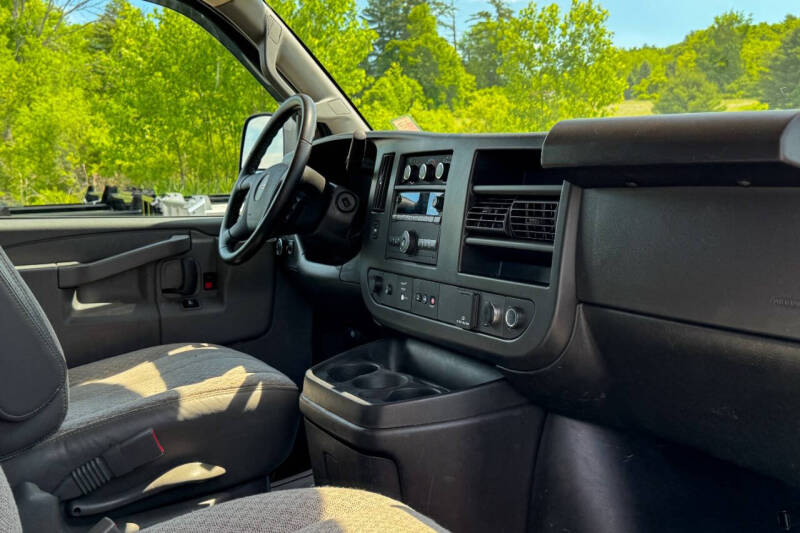 2023 GMC Savana 2500