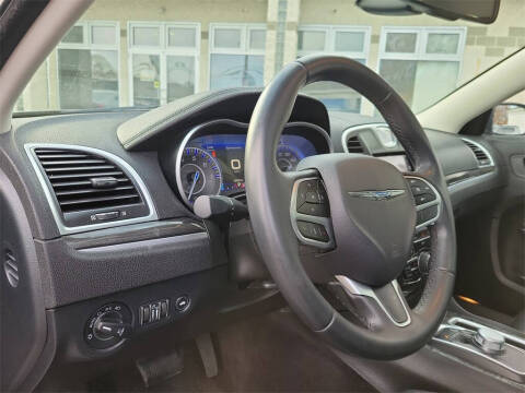 2017 Chrysler 300 Limited