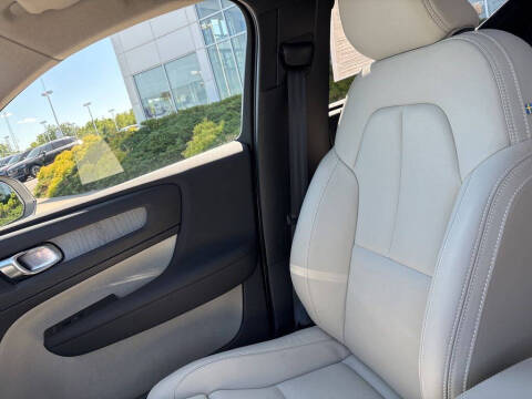2026 Volvo XC40 B5 Plus