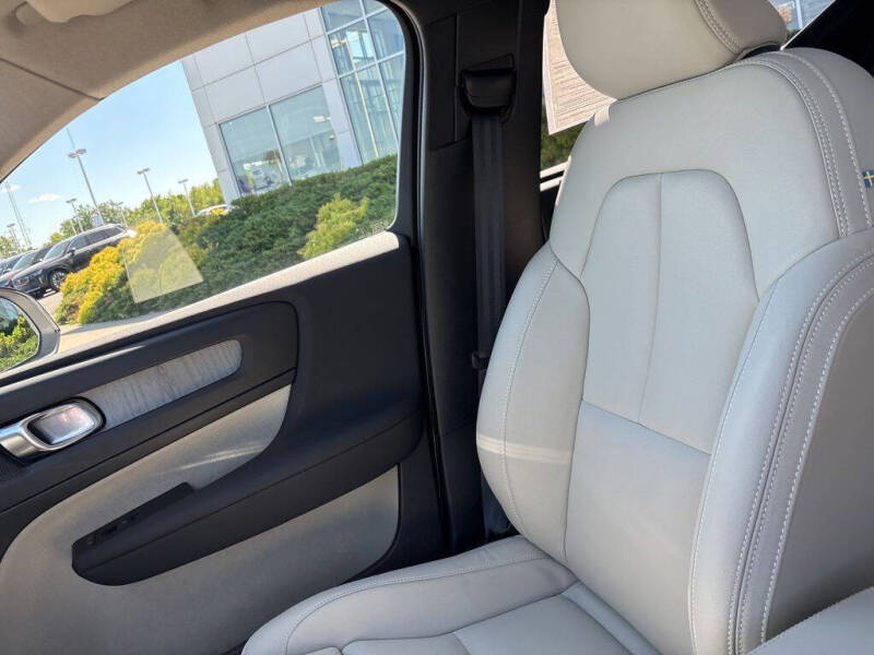 2026 Volvo XC40 B5 Plus