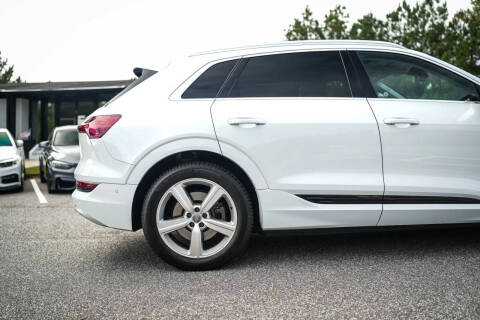 2019 Audi e-tron quattro Premium Plus