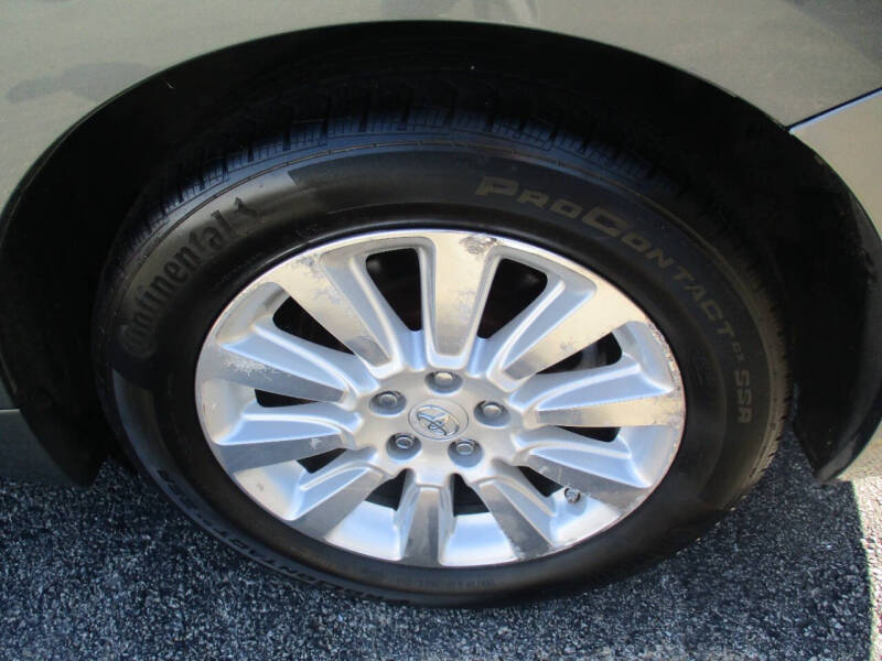 2011 Toyota Sienna LE 7-Passenger