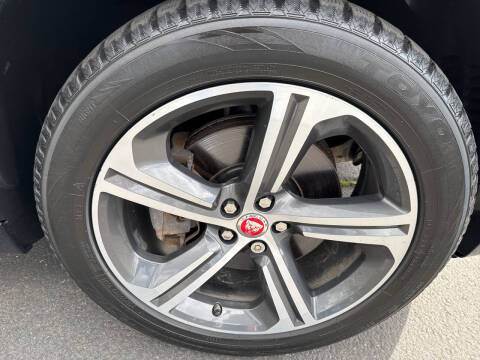 2017 Jaguar F-PACE 35t R-Sport